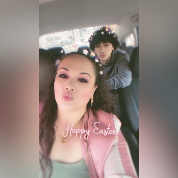 Meet your Posher, Elisa - Picture 1 of 3